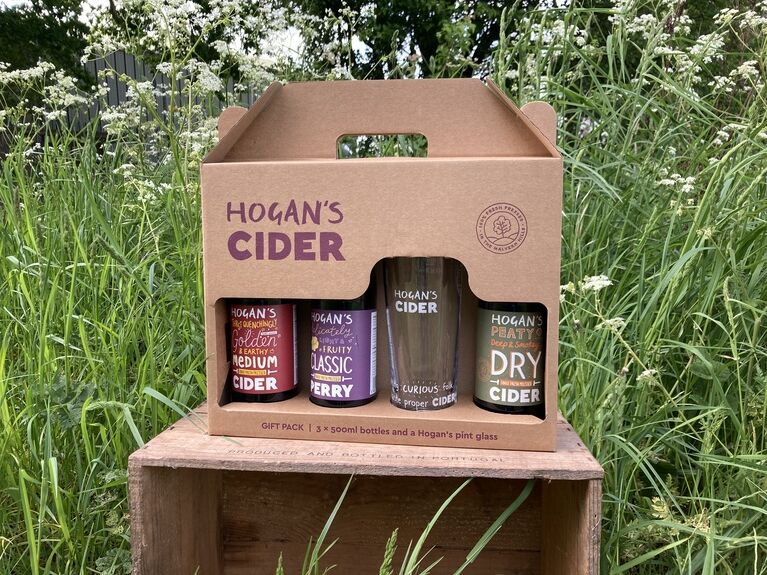  COLLECT ONLY - Gift Box - Dry, Medium and Perry with a Hogan's pint glass 